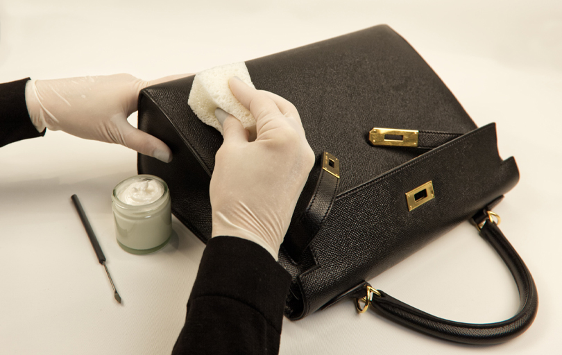 Ladies’ Bag Cleaning